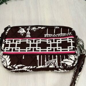 Vera Bradley Imperial Toile Wristlet bag /wallet Excellent condition